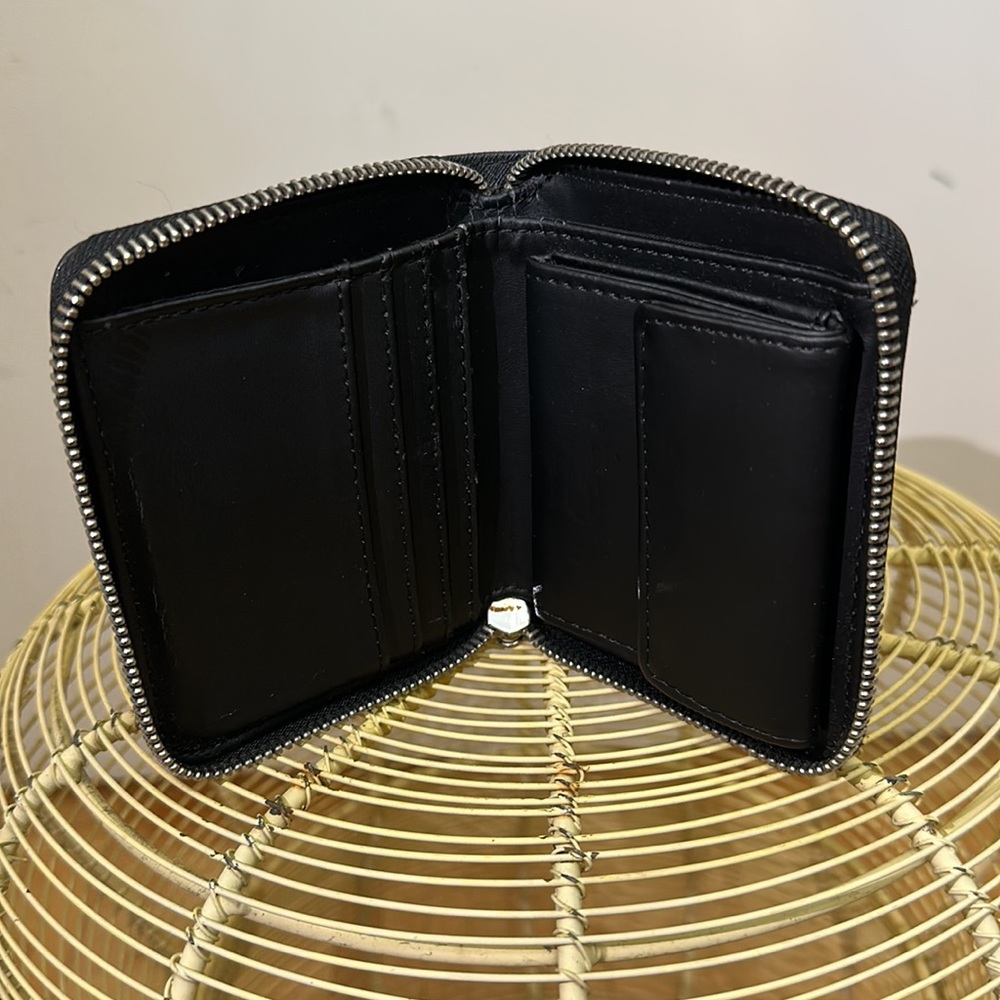 Guess Wallet - Picture 2 of 2